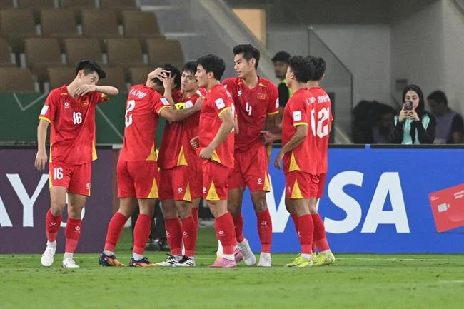 Hình ảnh minh họa ưu đãi nạp tiền định kỳ, với các biểu tượng tăng trưởng tài chính và khuyến mãi hàng tuần tại dagac3 link mới.